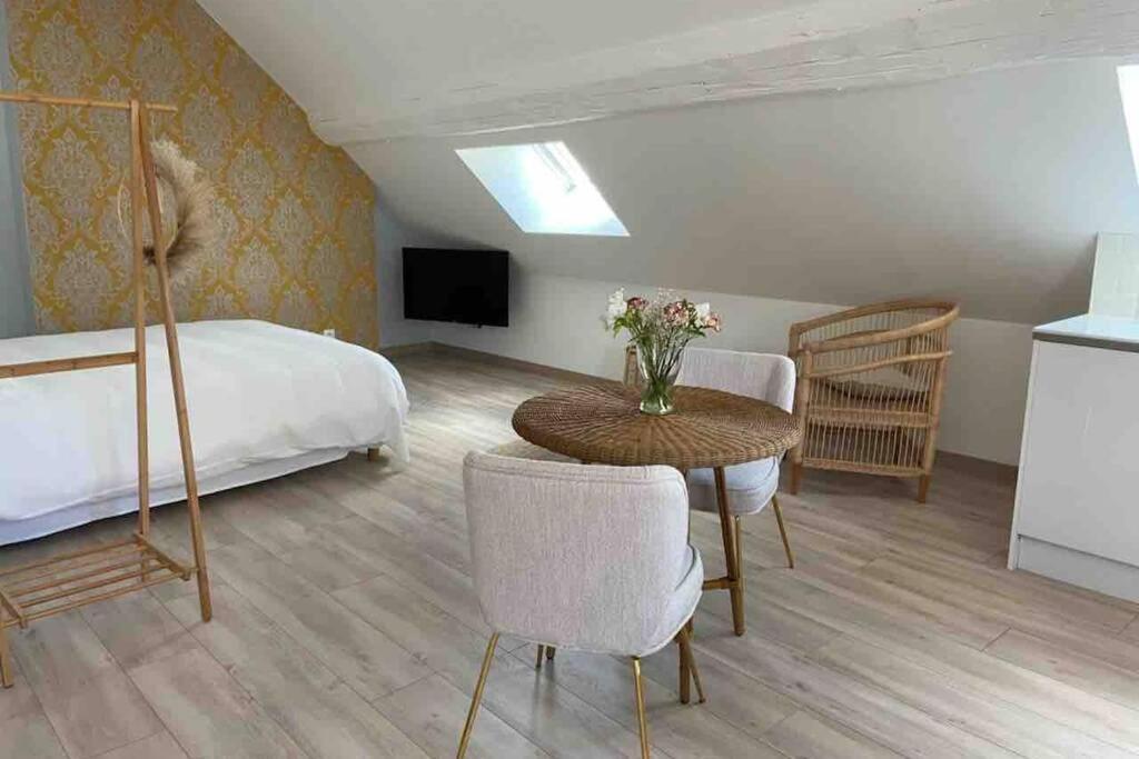 Au Coin Des Hospices Apartment โบน ภายนอก รูปภาพ